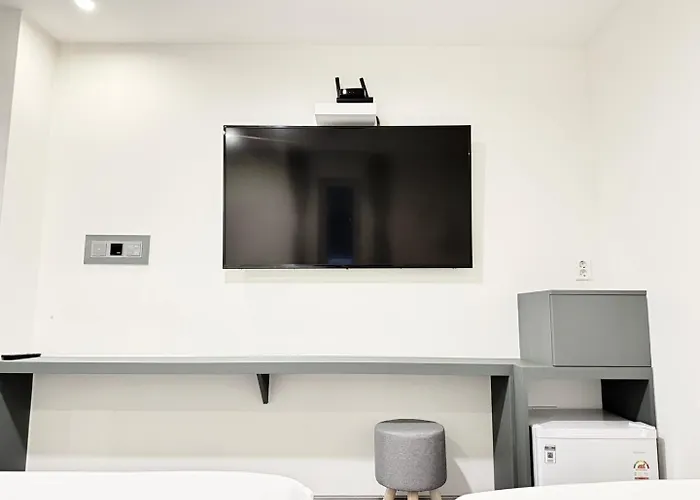 Firststay Hongdae Hotel 2*