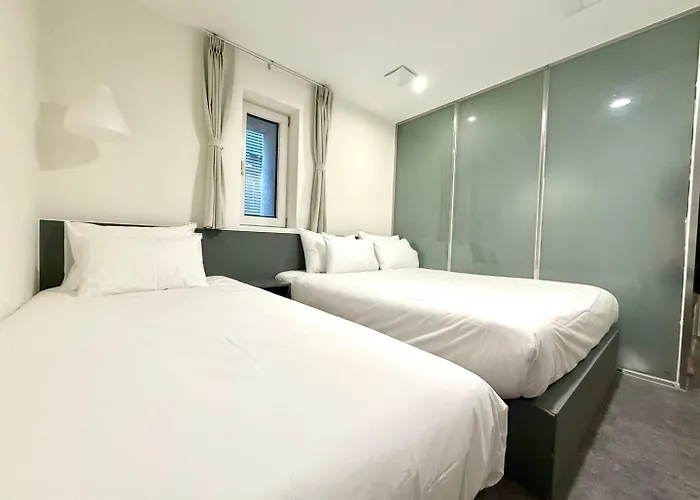 Firststay Hongdae Hotel 2*