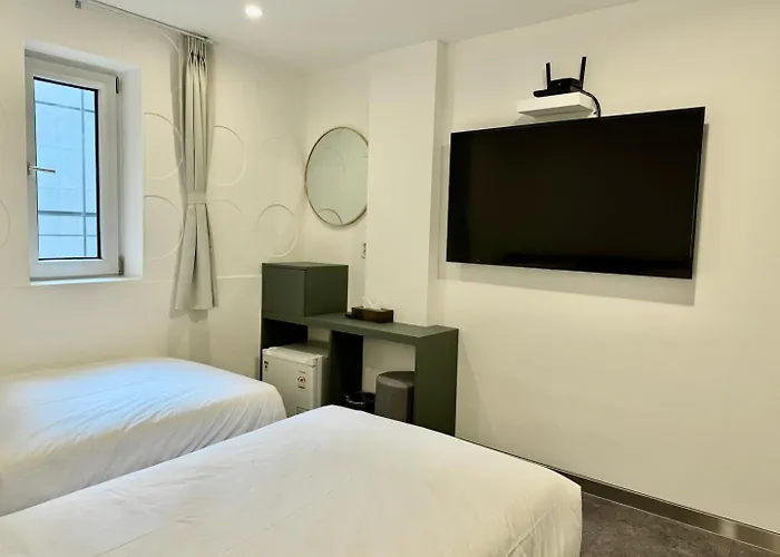 Firststay Hongdae Hotel