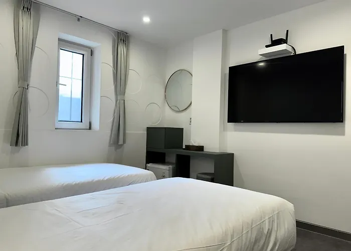 Hotel Firststay Hongdae 2*