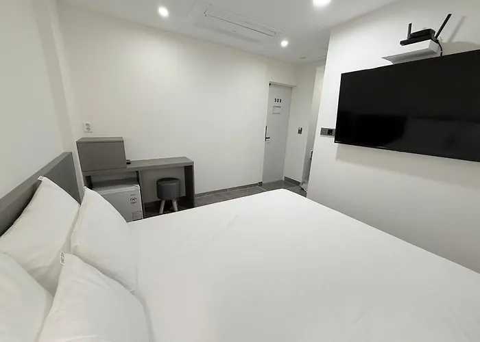 Hotel Firststay Hongdae Seoul