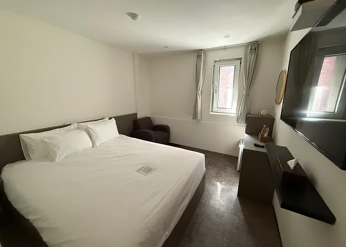 Firststay Hongdae Hotel