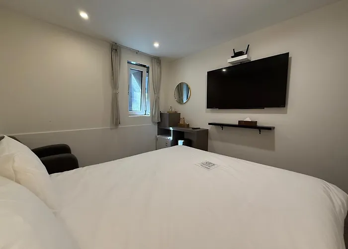 Firststay Hongdae Hotel