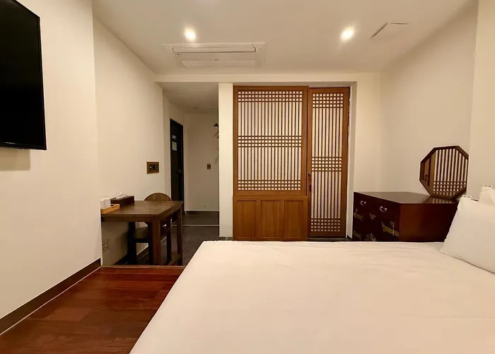 Hotel Firststay Hongdae Seoul
