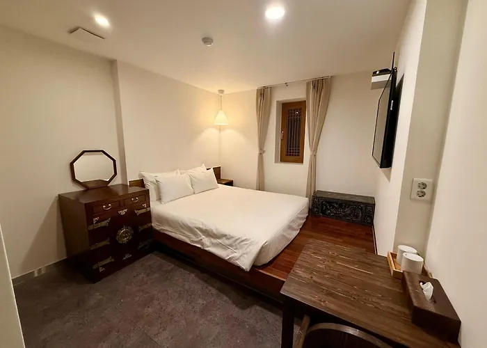 Hotel Firststay Hongdae 2*