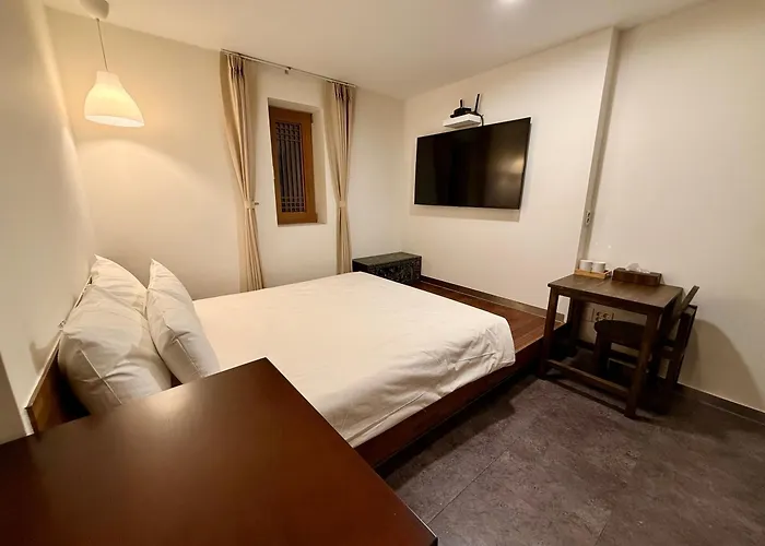 Firststay Hongdae Hotel