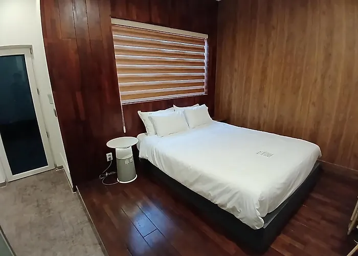 Firststay Hongdae 2* Seúl