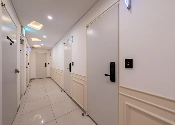 Firststay Hongdae Hotel Seúl